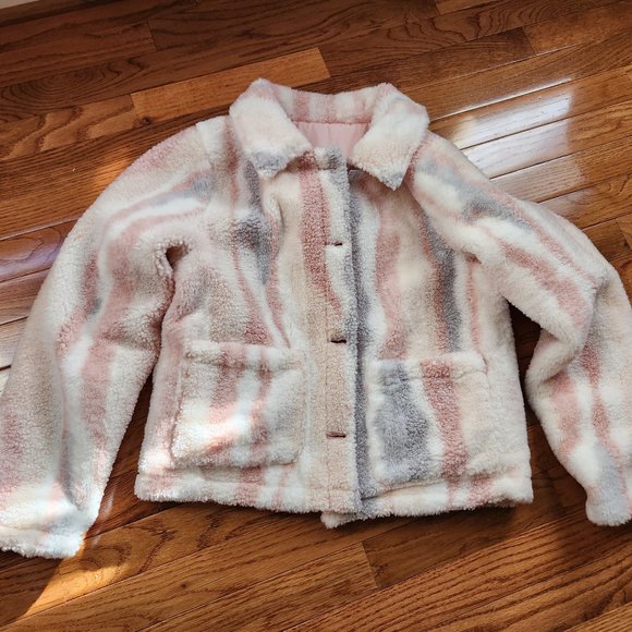 Reversible faux shearling jacket